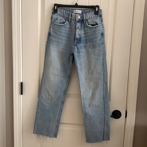 Zara Woman’s Straight Leg Jeans- Almost New. Seen on tiktok